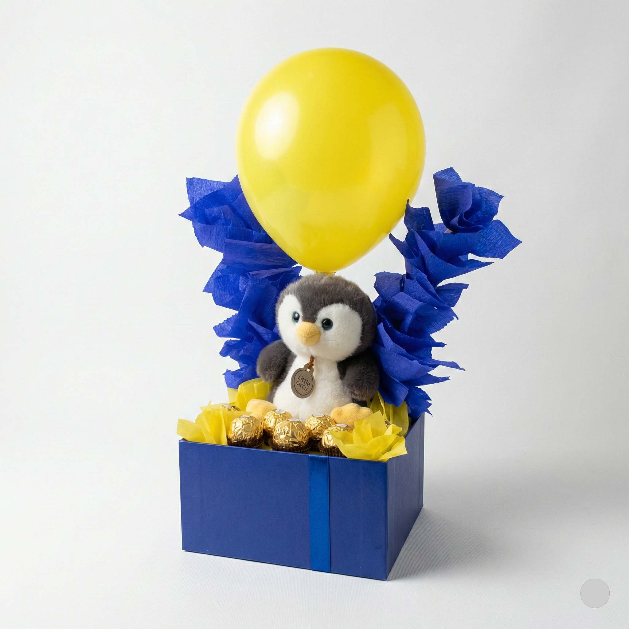 Sladka darilna škatla z plišastim modrim pingvinčkom